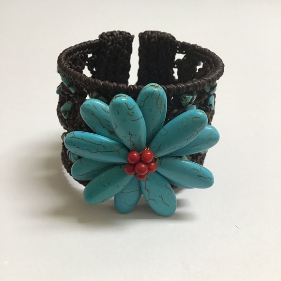 Artisan Cuff Handmade Howlite Flower Gemstone Bracelet Macrame Boho Chunky NEW - Picture 1 of 13